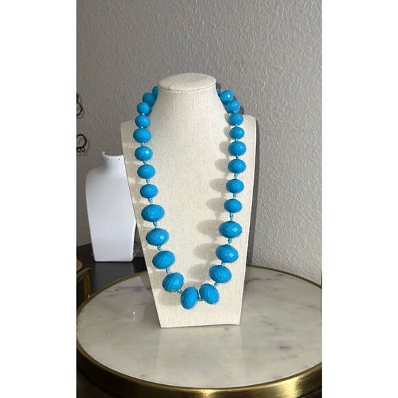 Statement necklace round faceted graduated acrylic beads blue EUC 12” - Picture 1 of 4